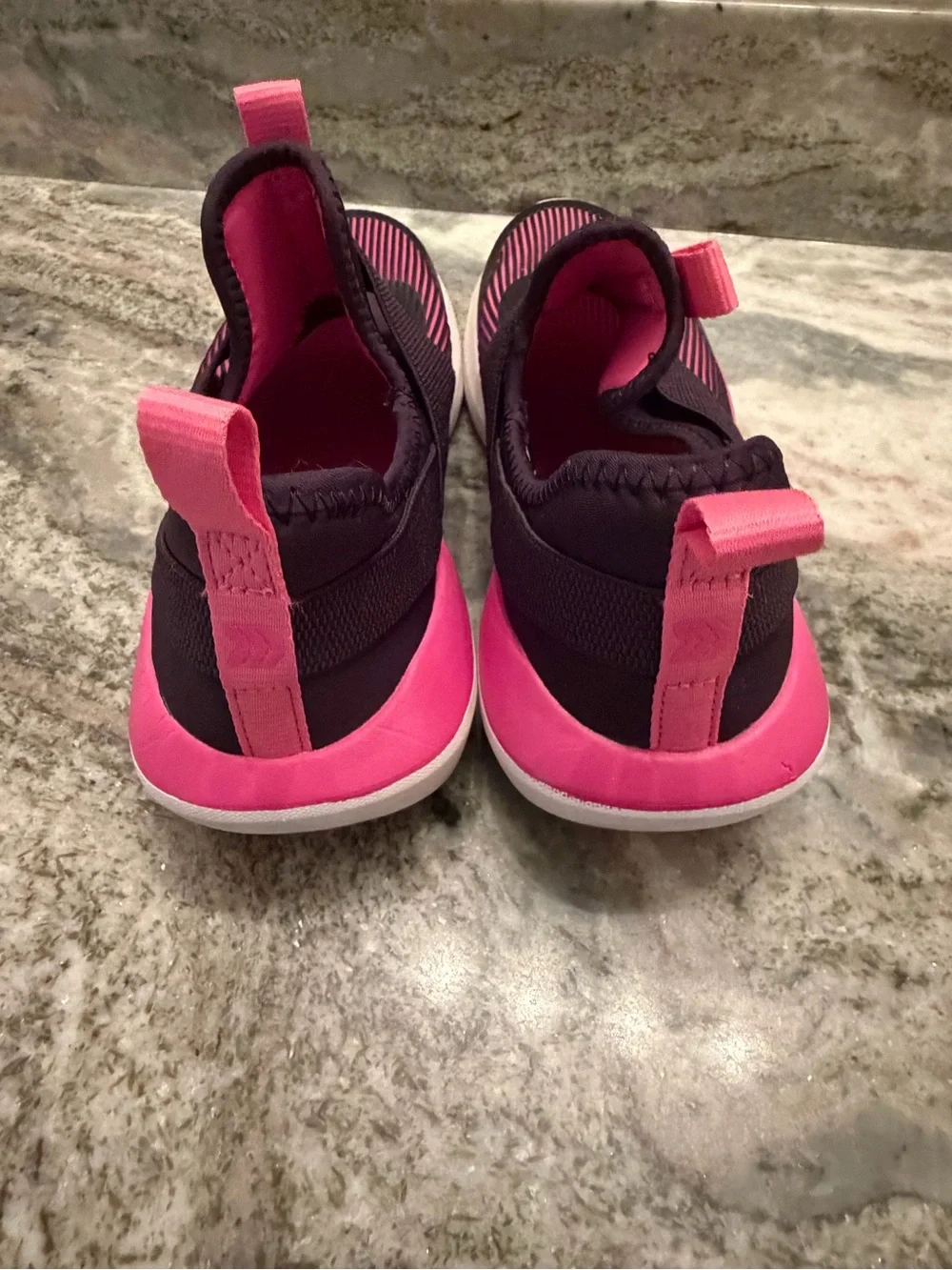 All in Motion Kids Pink Purple Slip On Athletic Sneakers Stretch Strap Size 6